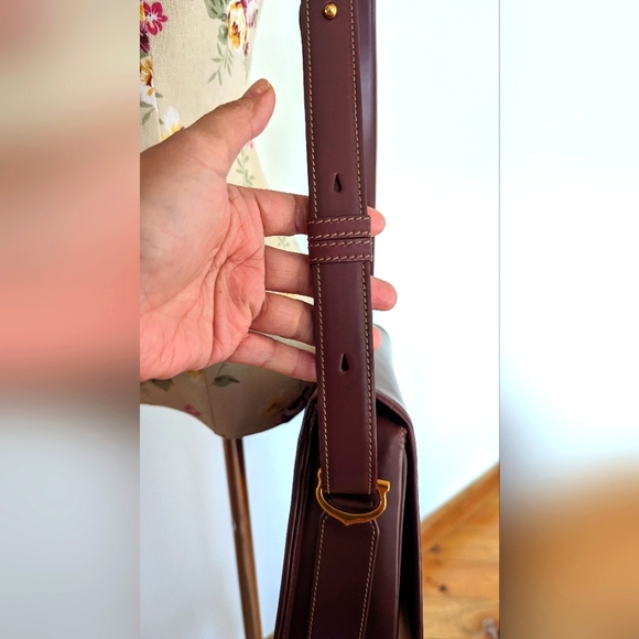Cartier, Must de Cartier Burgundy Shoulder/ Sling saddle Bag - Picture 8 of 16
